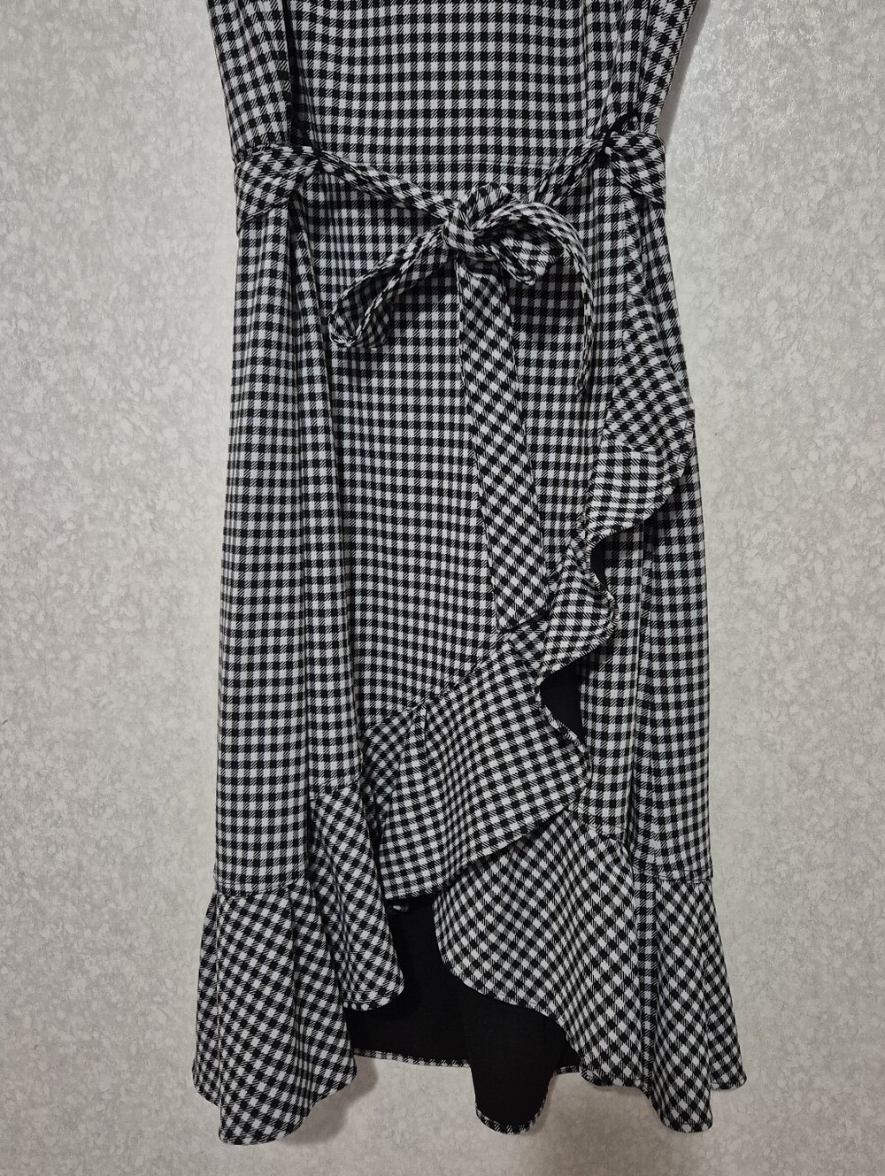 Calvin Klein Black and White Belted Gingham Ruffle Hem Midi Dress..Size:12 - Picture 3 of 11